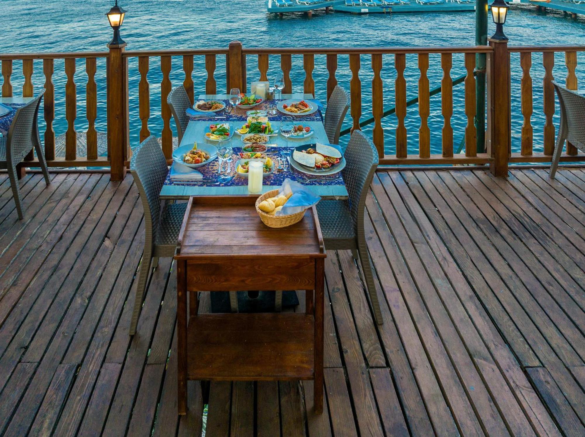 Labranda Mares Marmaris Hotel Dış mekan fotoğraf The Deck