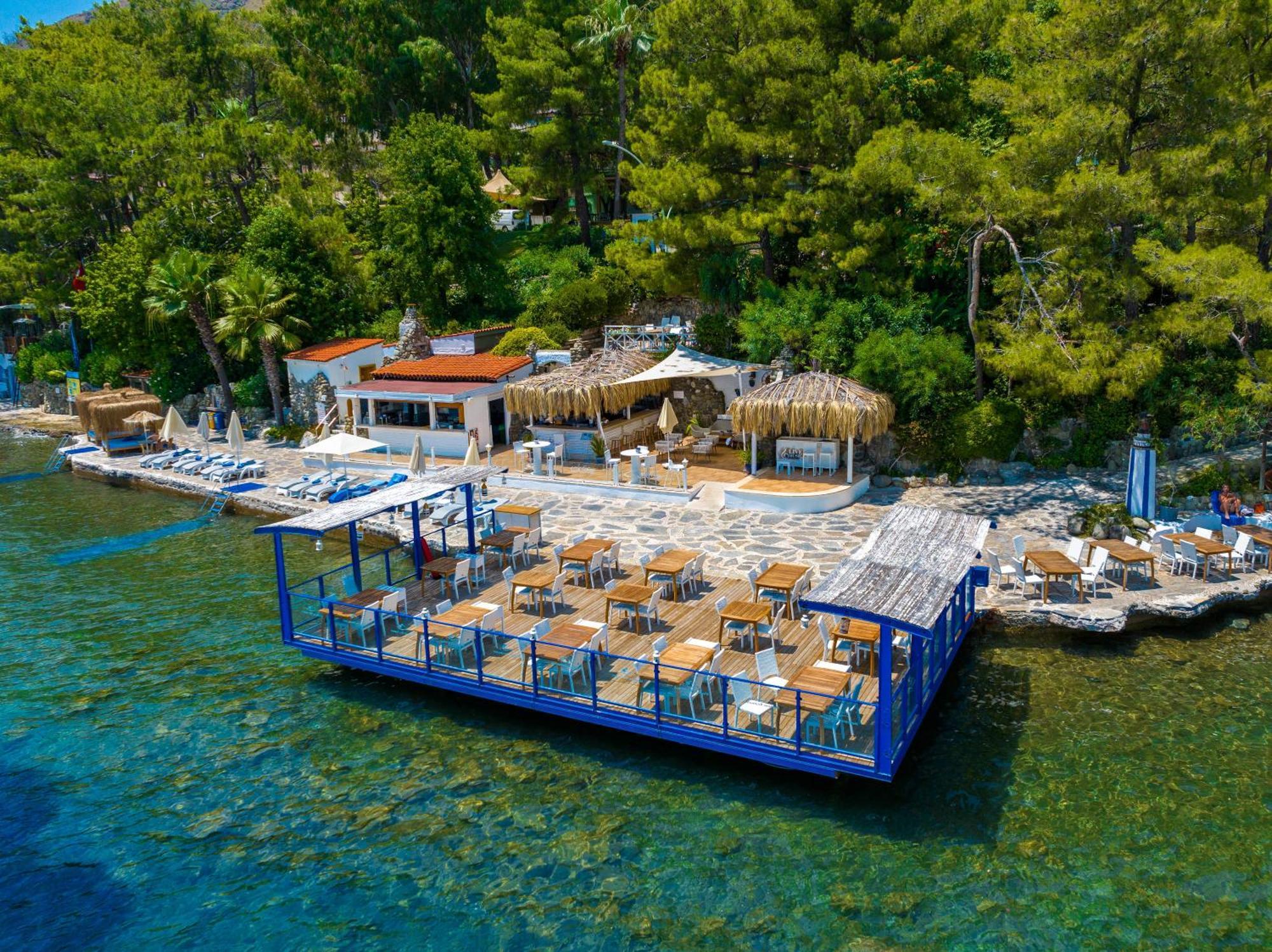 Labranda Mares Marmaris Hotel Dış mekan fotoğraf The floating restaurant "The Pier"