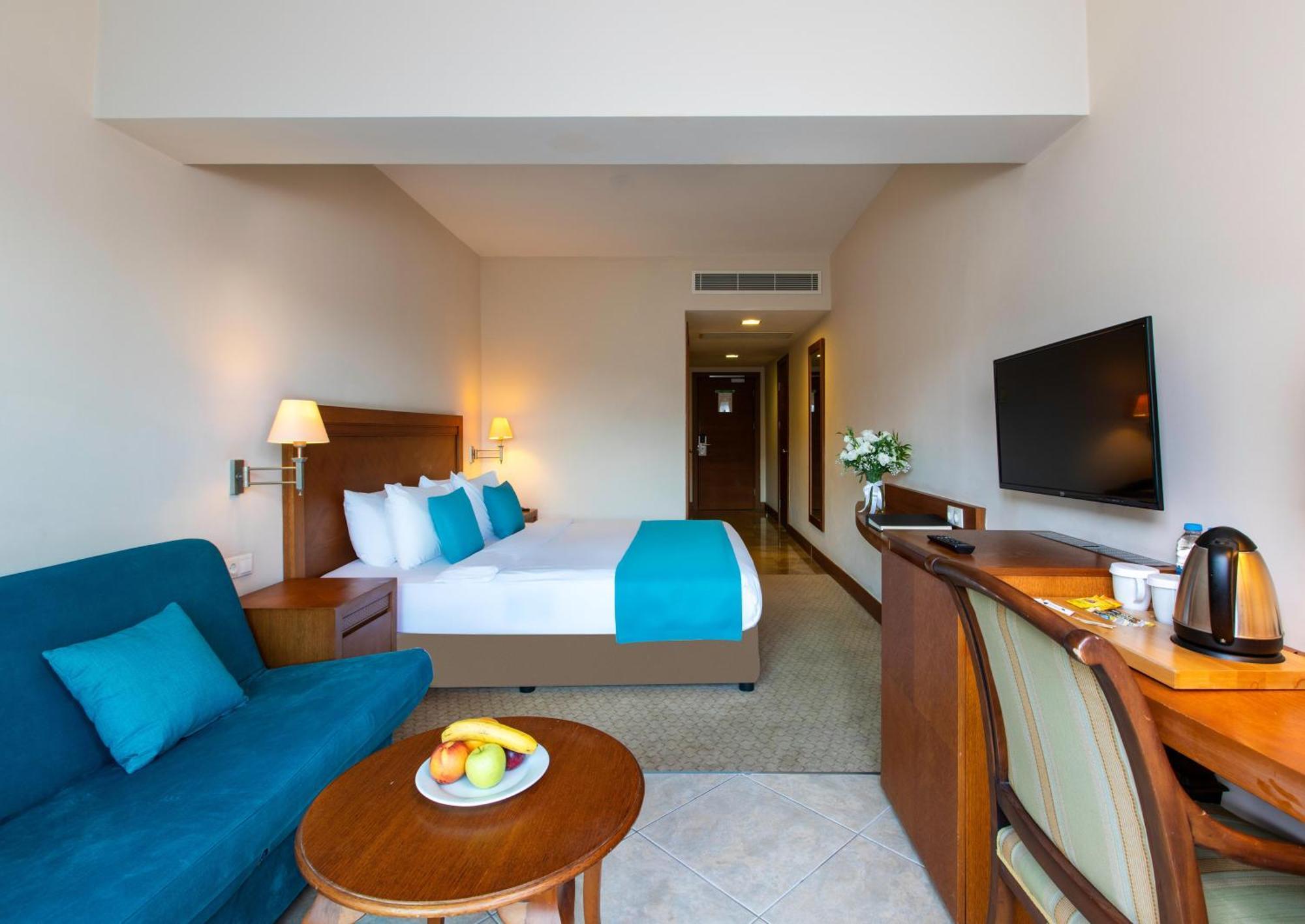 Labranda Mares Marmaris Hotel Dış mekan fotoğraf A room at the hotel