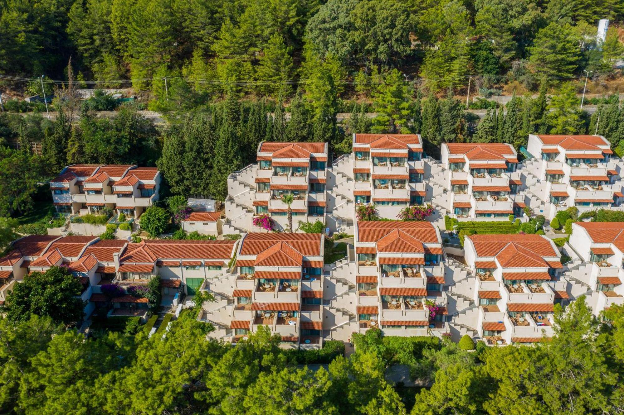 Labranda Mares Marmaris Hotel Dış mekan fotoğraf Residential complex in the village